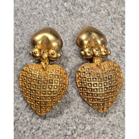 vintage gold-plated clip-on earrings designed by Leslie Block. - Picture 4 of 4